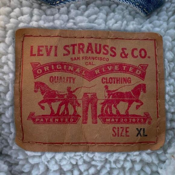 Levi’s Sherpa Lined Denim Jacket - Picture 2 of 7